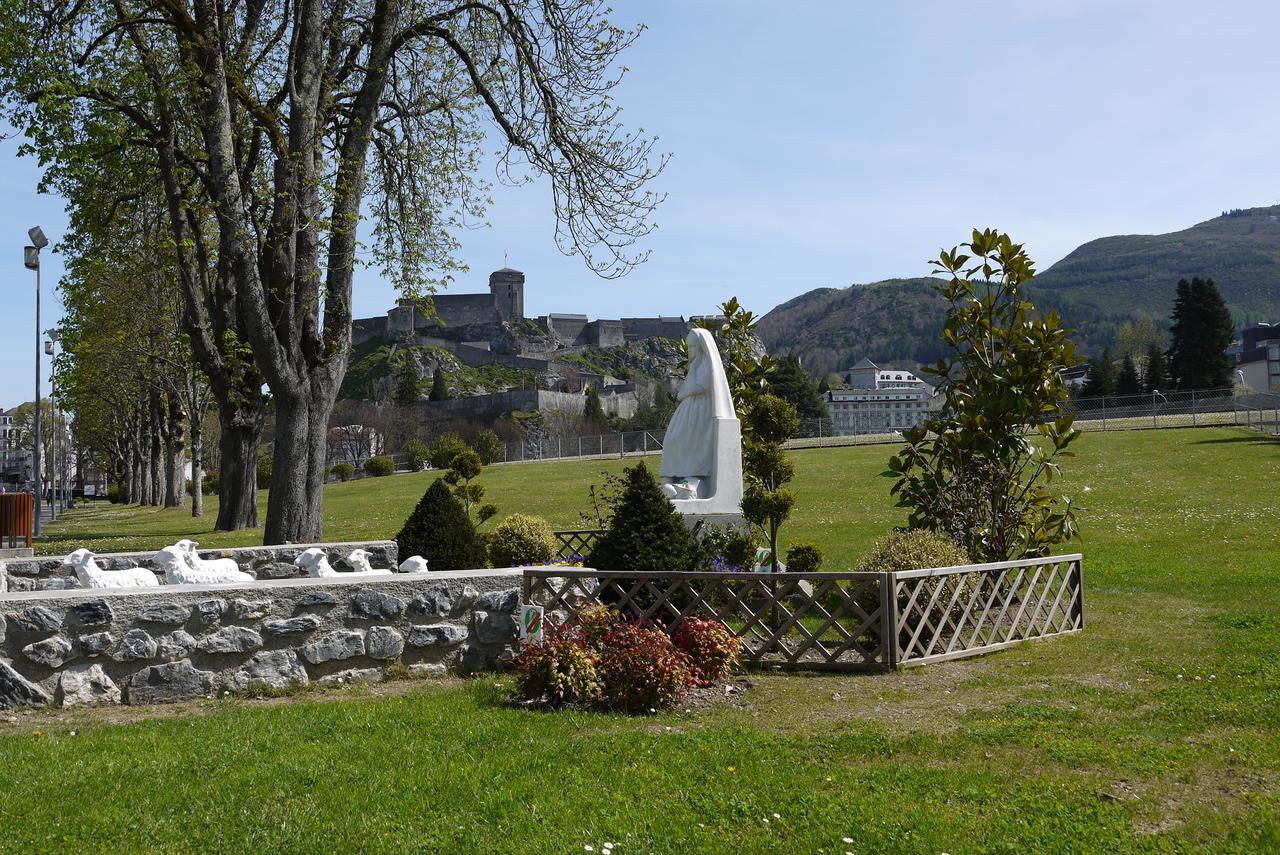 Hotel Saint-Charles Lourdes Exterior photo